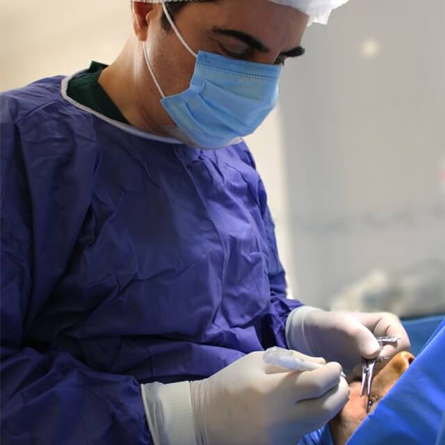 پزشک متخصص بلفاروپلاستی و جراحی زیبایی پلک جراح و متخصص چشم